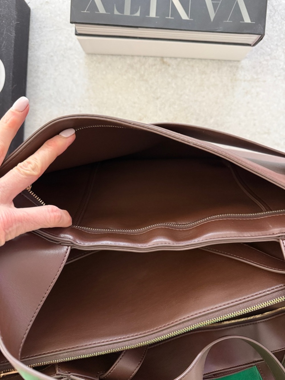 Like New July Juliette Spacious Leather Tote - NO LONGER AVAILABLE ONLINE - Picture 9 of 15